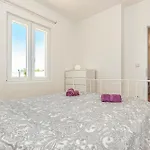 2 Bedroom Lovely In Danilo 公寓