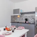 2 Bedroom Lovely In Danilo * Protega