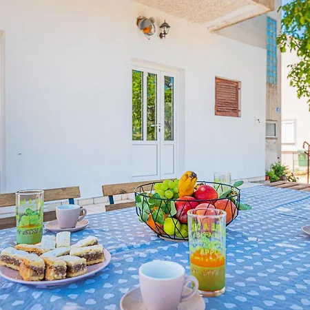 2 Bedroom Lovely In Danilo Potege