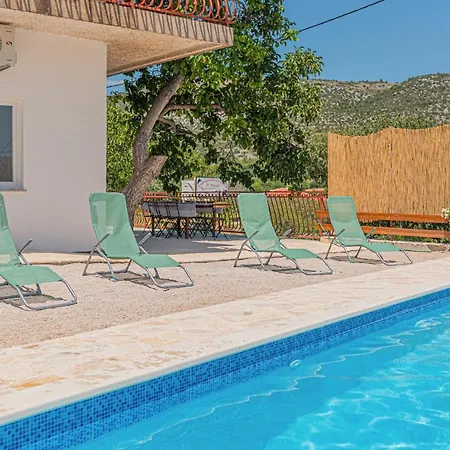 Apartman 2 Bedroom Lovely In Danilo Potege