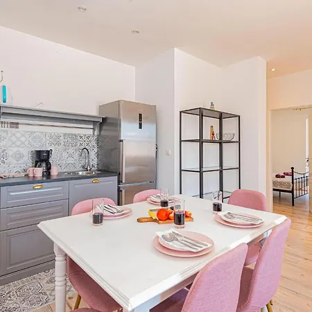2 Bedroom Lovely In Danilo Potege
