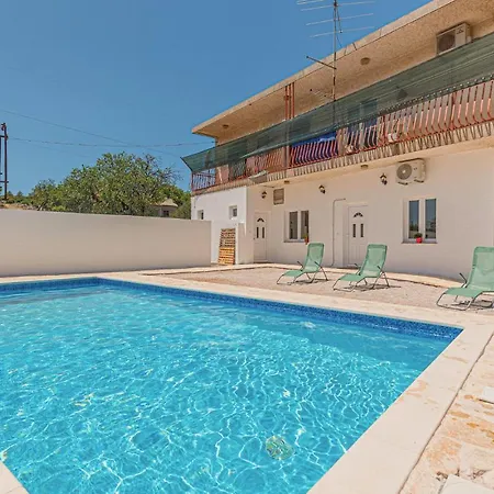 公寓 2 Bedroom Lovely In Danilo *