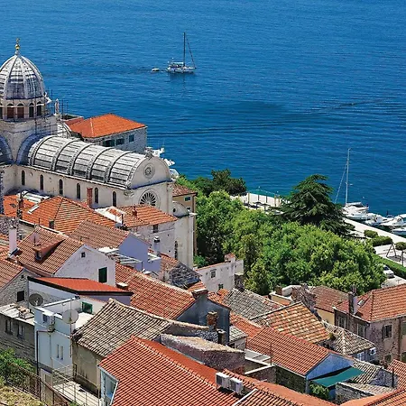 2 Bedroom Lovely In Danilo Potege