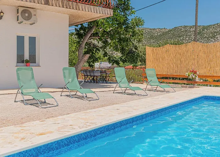 Appartamento 2 Bedroom Lovely In Danilo Protega