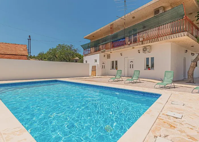 Apartamento 2 Bedroom Lovely In Danilo *