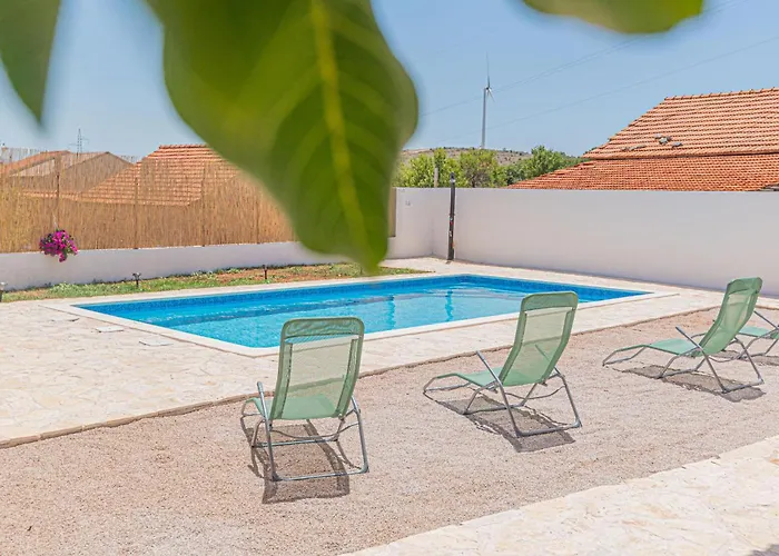 Apartamento 2 Bedroom Lovely In Danilo Protega