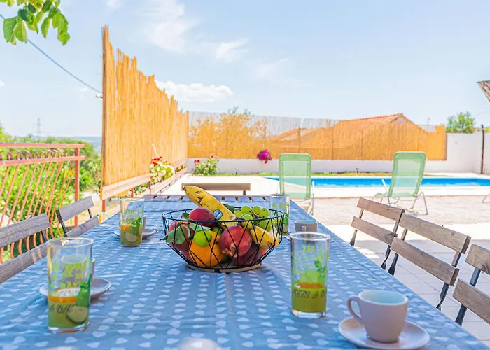 2 Bedroom Lovely In Danilo Apartamento Protega